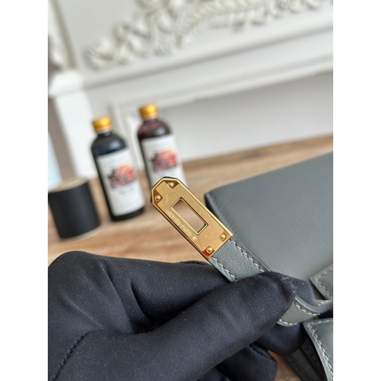 Kelly imported Epsom leather semi handmade hand sewn wax thread Kelly imported Epsom leather semi handmade hand sewn wax thread
