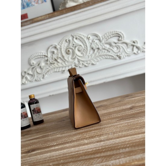 Kelly imported Epsom leather semi handmade hand sewn wax thread Kelly imported Epsom leather semi handmade hand sewn wax thread