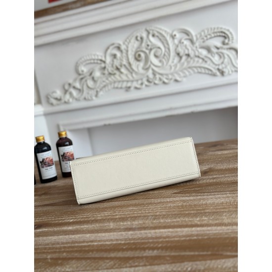 Kelly imported Epsom leather semi handmade hand sewn wax thread Kelly imported Epsom leather semi handmade hand sewn wax thread
