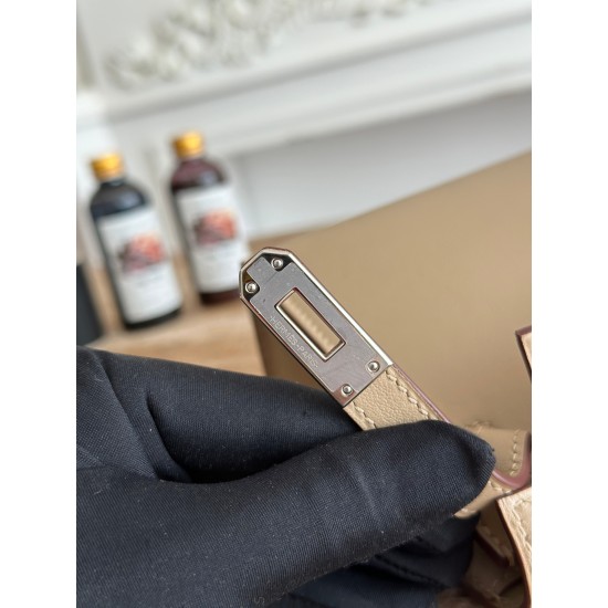 Kelly imported Epsom leather semi handmade hand sewn wax thread Kelly imported Epsom leather semi handmade hand sewn wax thread
