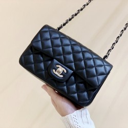 Classic Flap  25cm