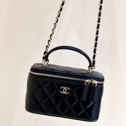 2022cc Box Bag  17cm