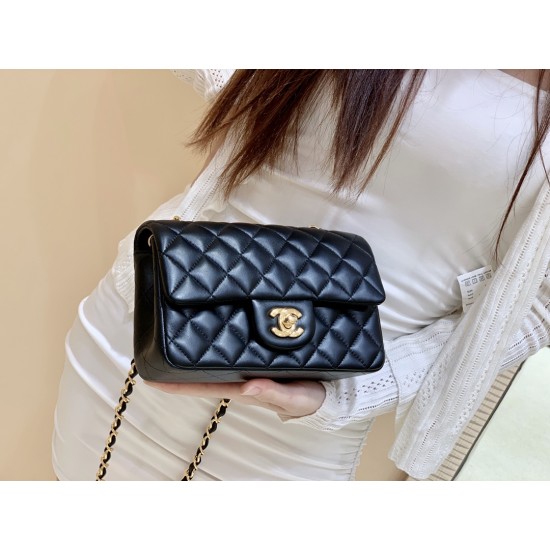 Classic Flap  25cm