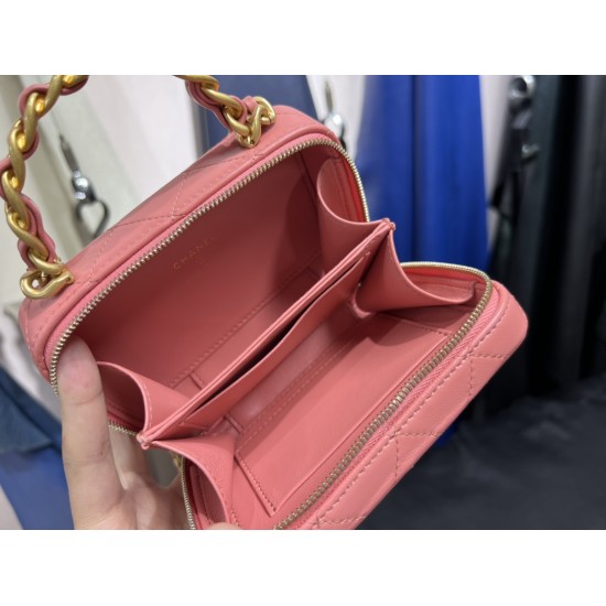  22A Mini Chain Cosmetic Bag