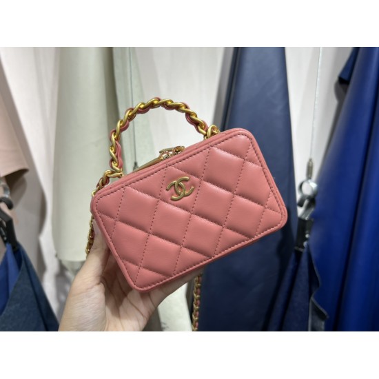  22A Mini Chain Cosmetic Bag