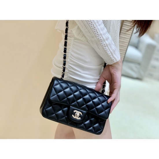 Classic Flap  25cm