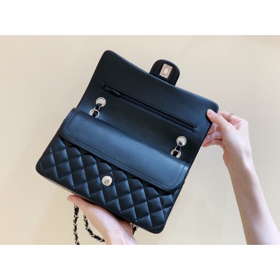 Classic Flap  25cm