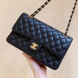 Classic Flap  25cm