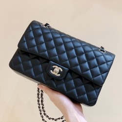 Classic Flap  25cm
