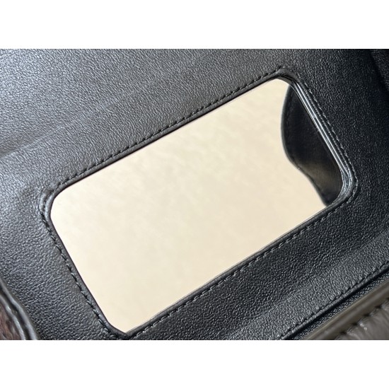 Chanel 23K Box Bag AS4469 00118（10.5*17*8cm）