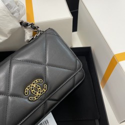  Chanel 19 Woc 
