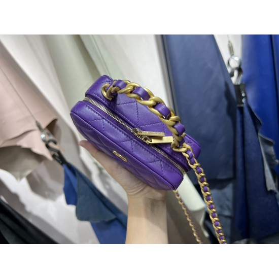  22A Mini Chain Cosmetic Bag