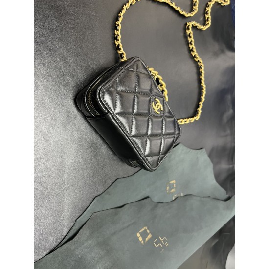  22A Mini Chain Cosmetic Bag
