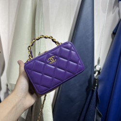  22A Mini Chain Cosmetic Bag