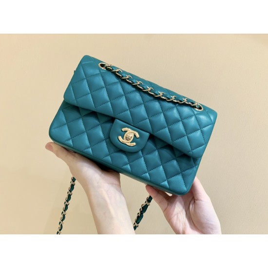 Classic flap bag