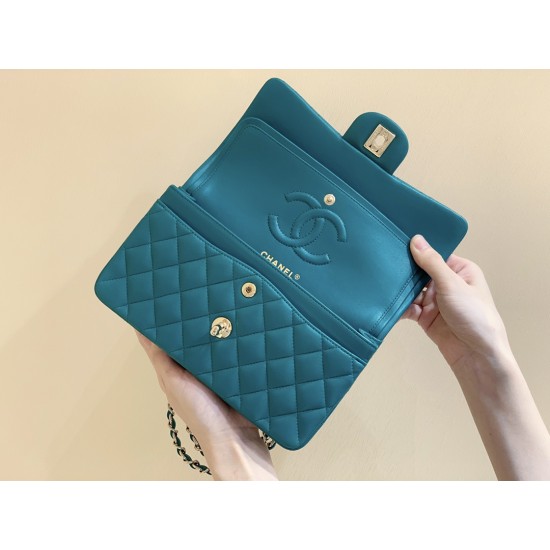 Classic flap bag