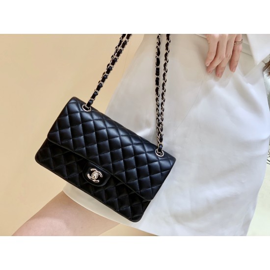 Classic Flap  25cm