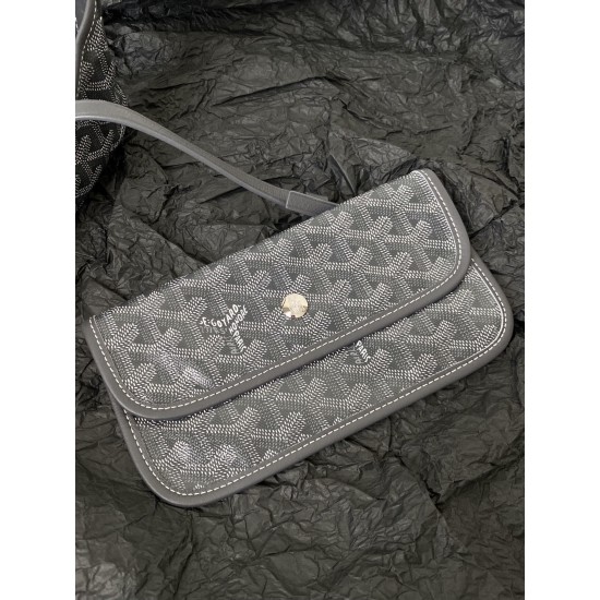 hobo zipper tote