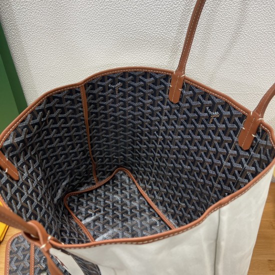 Saint Louis Pertuis  tote bag