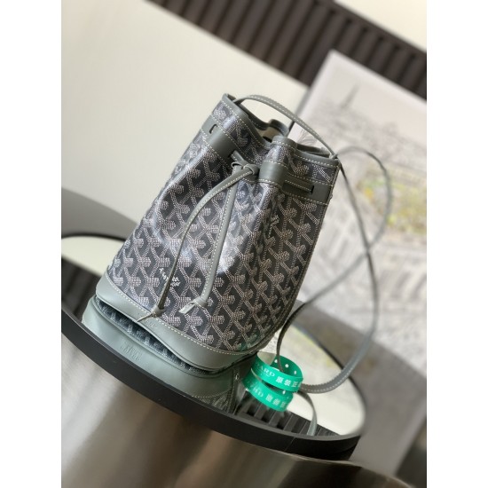 Petit Flot Bucket Bag