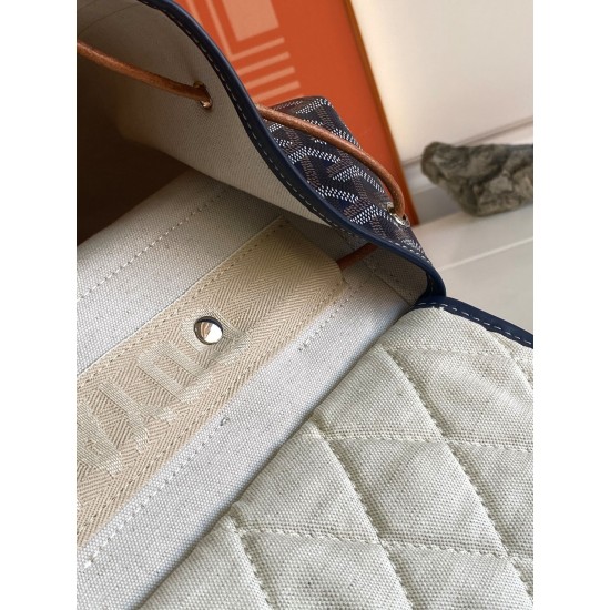 Goyard Alpin backpack size: 39x32x15.5cm