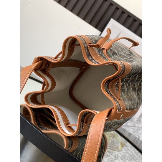 Petit Flot Bucket Bag