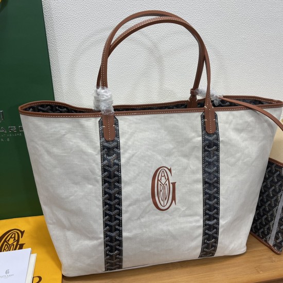 Saint Louis Pertuis  tote bag