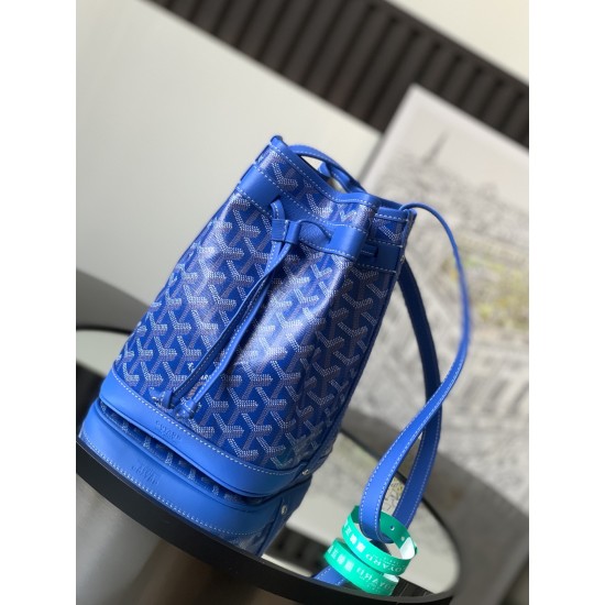 Petit Flot Bucket Bag