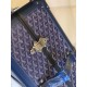 Bourget 20” Trolley Case。50 cm x 24 cm x 36 cm