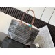 Artois Medium Zipper Tote Bag