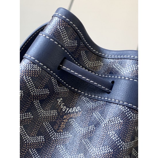Petit Flot Bucket Bag