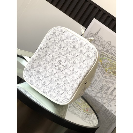 Petit Flot Bucket Bag