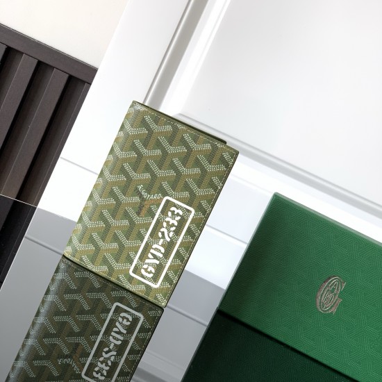 Grenelle Passport Folder