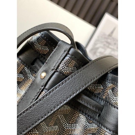 Petit Flot Bucket Bag