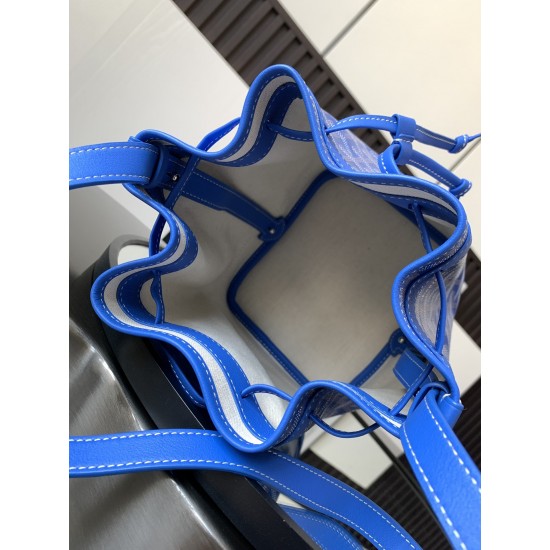 Petit Flot Bucket Bag