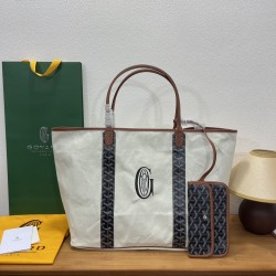 Saint Louis Pertuis  tote bag