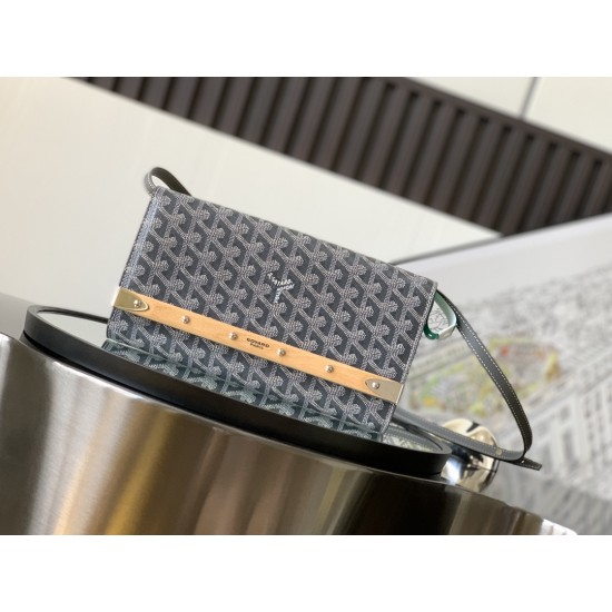 Monte-Carlo Small Clutch Bag