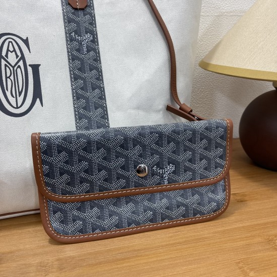 Saint Louis Pertuis  tote bag