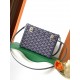 Goyard Cassette Trunk BagGoyard Cassette Trunk深蓝色里面是黄色皮。包包带要另外买的~尺寸:21*15*6.5cm可轻松放下promax大小男女适用重量:600g轻便易于携带搜编码8211 ❣️ Goyard Cassette Trunk BagGoyard Cassette Trunk深蓝色里面是黄色皮。包包带要另外买的~尺寸:21*15*6.5cm可轻松放下promax大小男女适用重量:600g轻便易于携带搜编码8211 ❣️