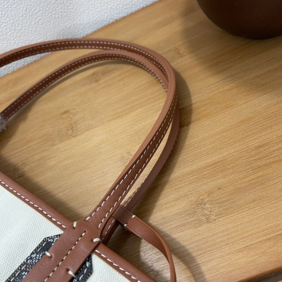 Saint Louis Pertuis  tote bag