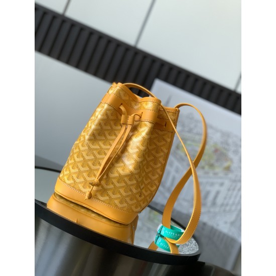Petit Flot Bucket Bag