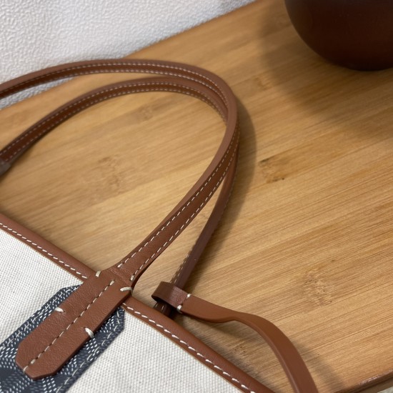Saint Louis Pertuis  tote bag