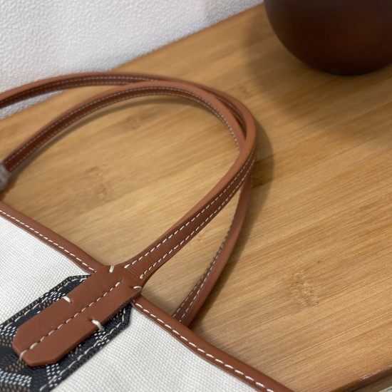 Saint Louis Pertuis  tote bag