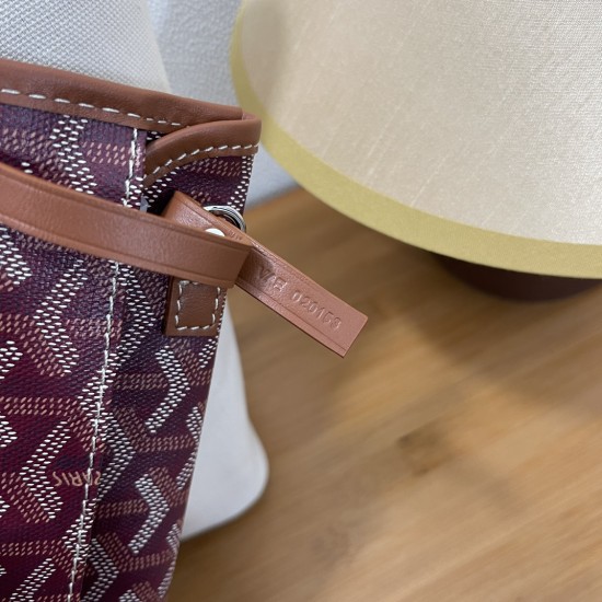 Saint Louis Pertuis  tote bag