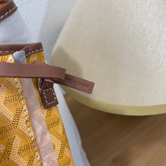 Saint Louis Pertuis  tote bag