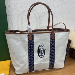 Saint Louis Pertuis  tote bag