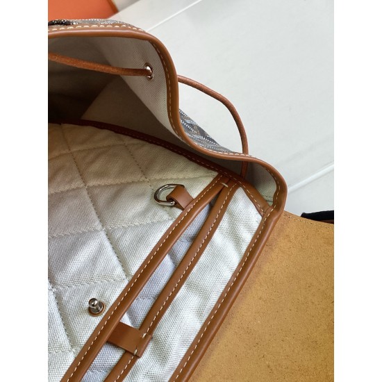 Goyard Alpin backpack size: 39x32x15.5cm