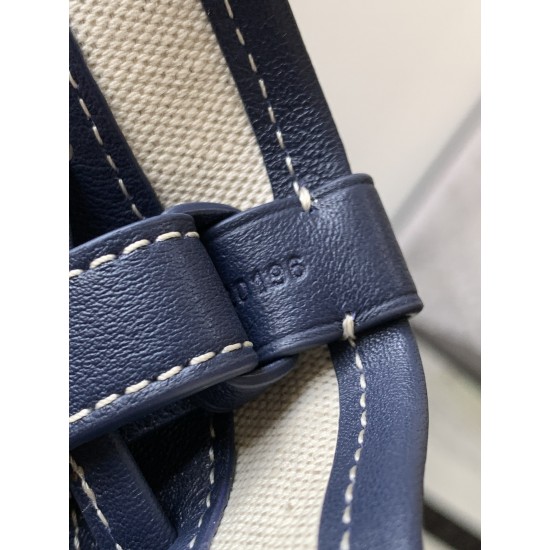 Petit Flot Bucket Bag