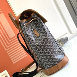 Goyard Alpin backpack size: 39x32x15.5cm