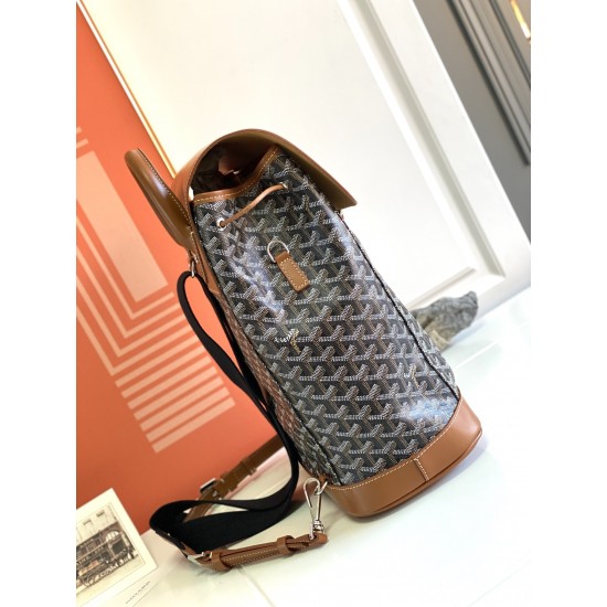 Goyard Alpin backpack size: 39x32x15.5cm